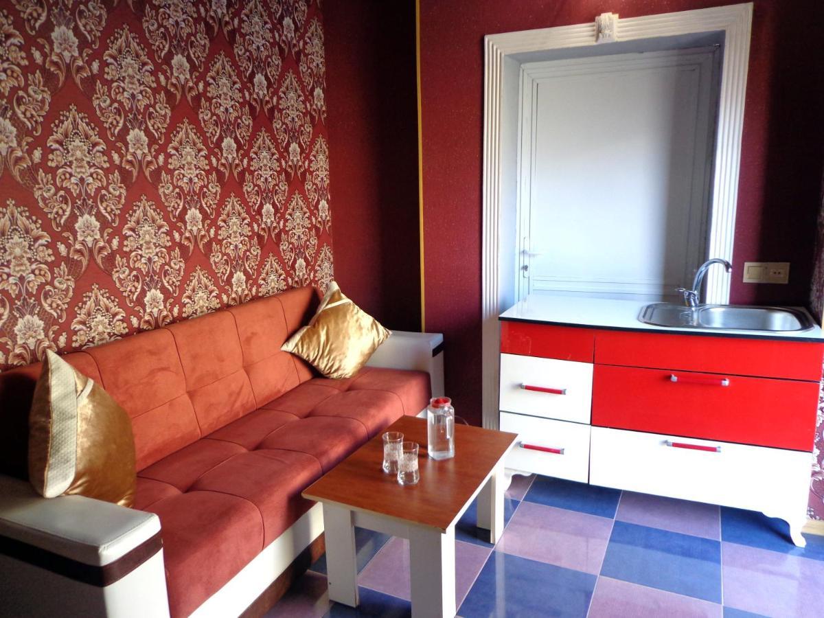 Bed and Breakfast Tubram S Ailəvi Qonaq Evi Шекі Екстер'єр фото