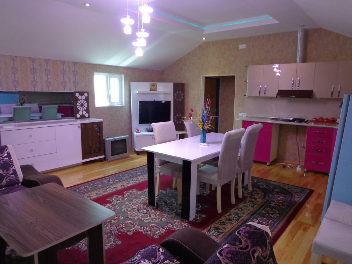 Bed and Breakfast Tubram S Ailəvi Qonaq Evi Шекі Екстер'єр фото